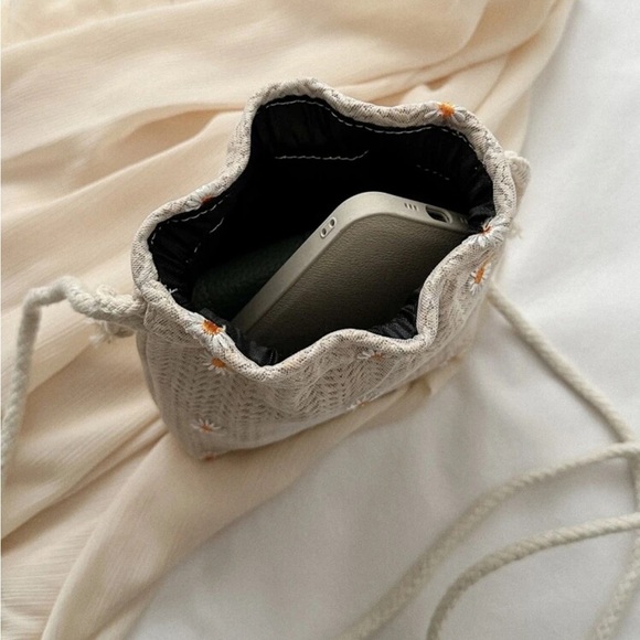 Unique Cream Drawstring Women mini  Bag - Picture 15 of 16